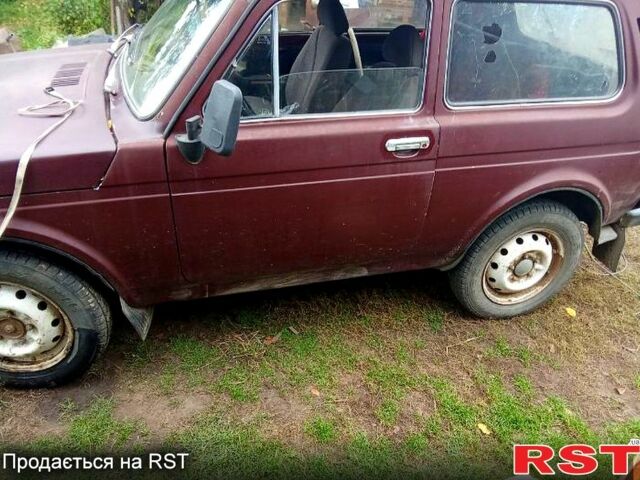 Червоний ВАЗ Нива, об'ємом двигуна 1.6 л та пробігом 0 тис. км за 1100 $, фото 4 на Automoto.ua