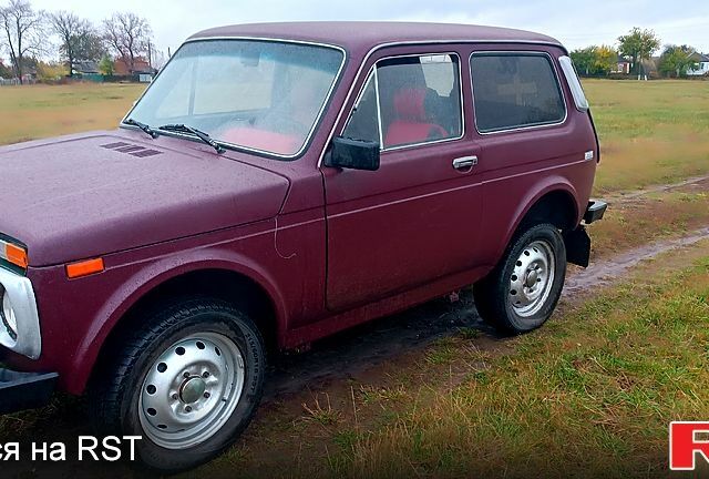 Красный ВАЗ Нива, объемом двигателя 1.6 л и пробегом 0 тыс. км за 1700 $, фото 1 на Automoto.ua