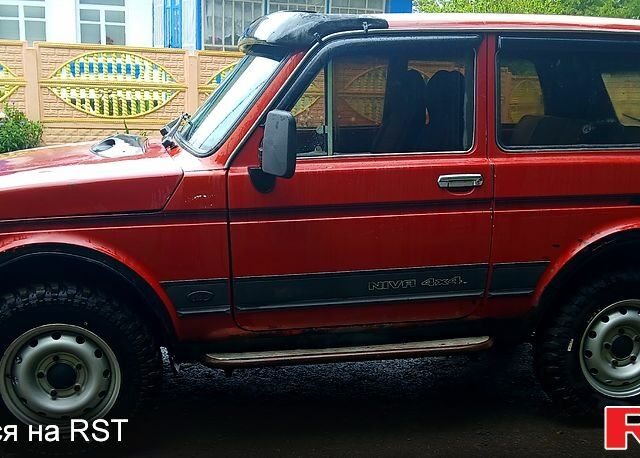 Красный ВАЗ Нива, объемом двигателя 1.7 л и пробегом 0 тыс. км за 3000 $, фото 2 на Automoto.ua