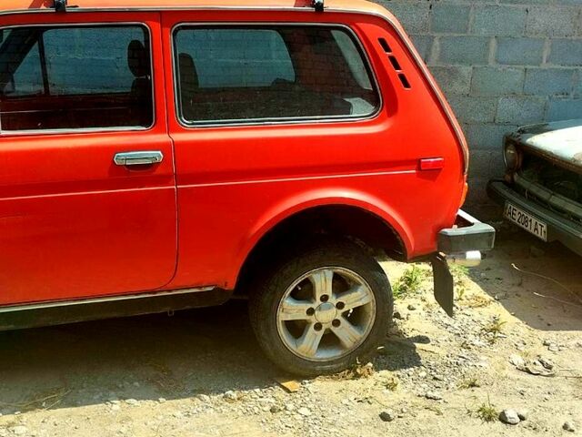Красный ВАЗ Нива, объемом двигателя 1.6 л и пробегом 0 тыс. км за 3200 $, фото 1 на Automoto.ua