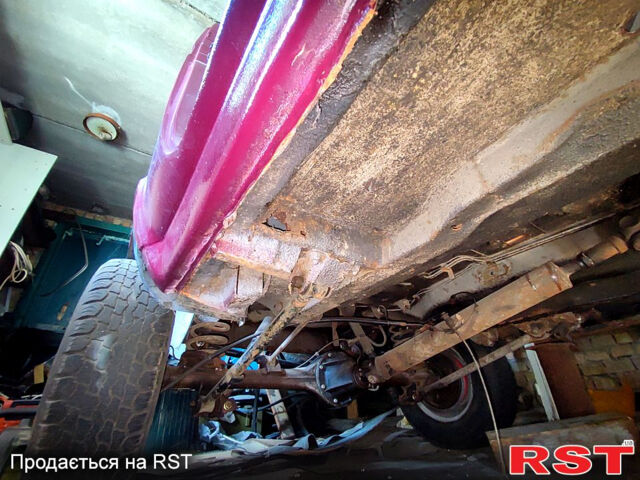 Красный ВАЗ Нива, объемом двигателя 1.7 л и пробегом 62 тыс. км за 1600 $, фото 11 на Automoto.ua