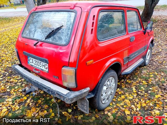 Красный ВАЗ Нива, объемом двигателя 1.6 л и пробегом 10 тыс. км за 1499 $, фото 2 на Automoto.ua