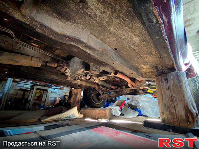 Красный ВАЗ Нива, объемом двигателя 1.7 л и пробегом 62 тыс. км за 1600 $, фото 10 на Automoto.ua