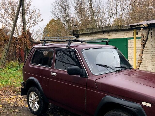 Червоний ВАЗ Нива, об'ємом двигуна 1.7 л та пробігом 78 тис. км за 2550 $, фото 5 на Automoto.ua
