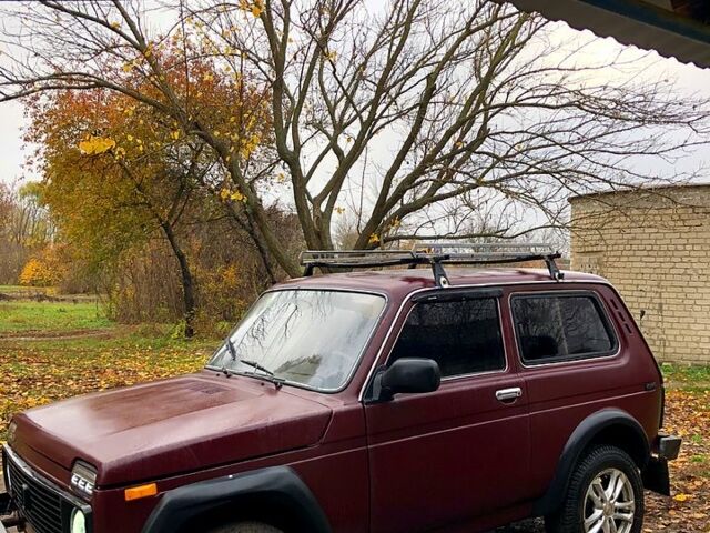 Червоний ВАЗ Нива, об'ємом двигуна 1.7 л та пробігом 78 тис. км за 2550 $, фото 4 на Automoto.ua