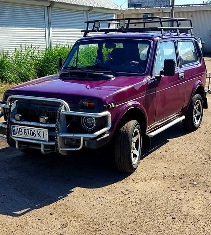 Червоний ВАЗ Нива, об'ємом двигуна 1.7 л та пробігом 250 тис. км за 2500 $, фото 1 на Automoto.ua