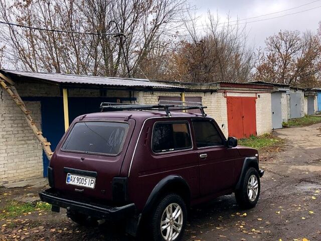 Червоний ВАЗ Нива, об'ємом двигуна 1.7 л та пробігом 78 тис. км за 2550 $, фото 2 на Automoto.ua