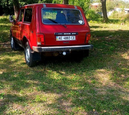 Червоний ВАЗ Нива, об'ємом двигуна 1.7 л та пробігом 111 тис. км за 2000 $, фото 3 на Automoto.ua