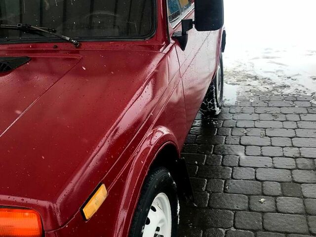 Червоний ВАЗ Нива, об'ємом двигуна 1.7 л та пробігом 292 тис. км за 2800 $, фото 1 на Automoto.ua