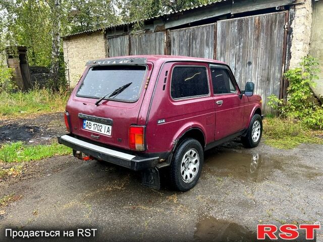 Красный ВАЗ Нива, объемом двигателя 1.6 л и пробегом 170 тыс. км за 2200 $, фото 1 на Automoto.ua