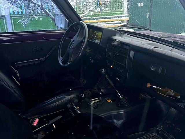 Красный ВАЗ Нива, объемом двигателя 1.7 л и пробегом 200 тыс. км за 3700 $, фото 7 на Automoto.ua