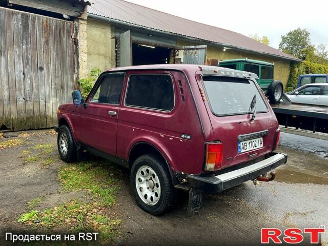 Красный ВАЗ Нива, объемом двигателя 1.6 л и пробегом 170 тыс. км за 2200 $, фото 2 на Automoto.ua