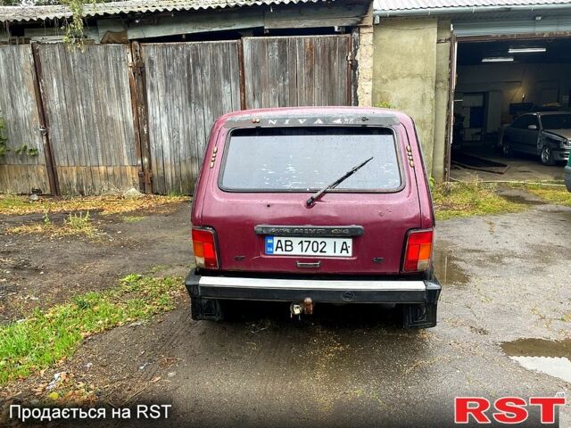 Красный ВАЗ Нива, объемом двигателя 1.6 л и пробегом 170 тыс. км за 2200 $, фото 3 на Automoto.ua