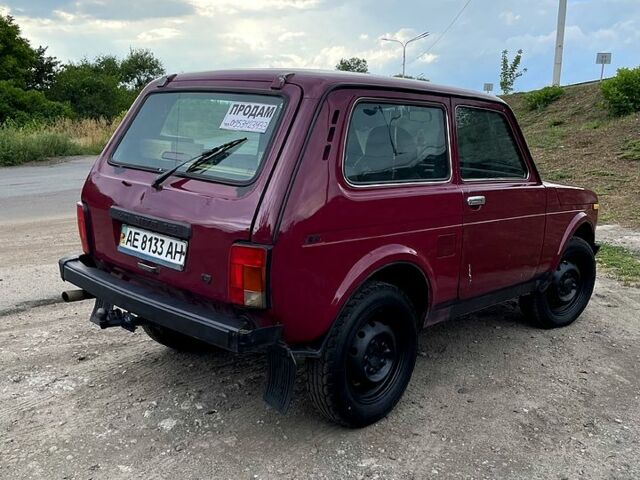 Красный ВАЗ Нива, объемом двигателя 1.7 л и пробегом 0 тыс. км за 2400 $, фото 2 на Automoto.ua