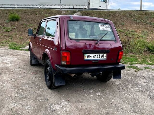Красный ВАЗ Нива, объемом двигателя 1.7 л и пробегом 0 тыс. км за 2400 $, фото 5 на Automoto.ua