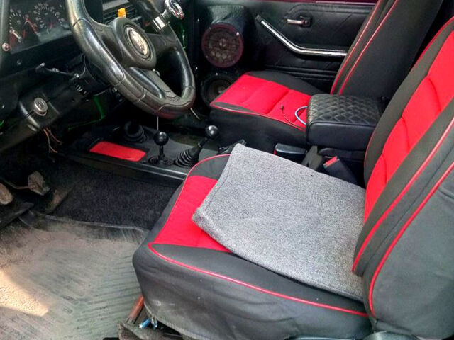 Красный ВАЗ Нива, объемом двигателя 1.7 л и пробегом 0 тыс. км за 1670 $, фото 4 на Automoto.ua