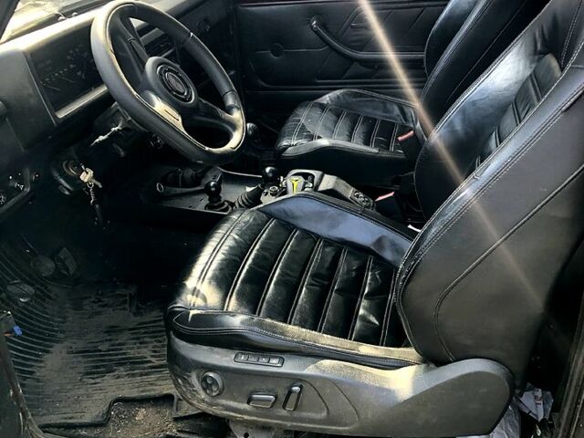 Красный ВАЗ Нива, объемом двигателя 1.7 л и пробегом 0 тыс. км за 3200 $, фото 6 на Automoto.ua