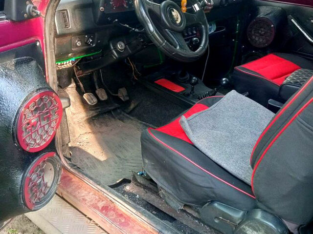 Красный ВАЗ Нива, объемом двигателя 1.7 л и пробегом 0 тыс. км за 1670 $, фото 3 на Automoto.ua