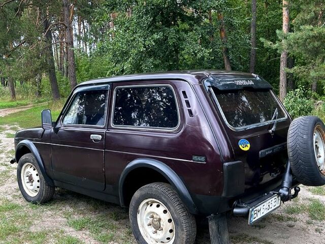 Красный ВАЗ Нива, объемом двигателя 1.7 л и пробегом 170 тыс. км за 2000 $, фото 2 на Automoto.ua