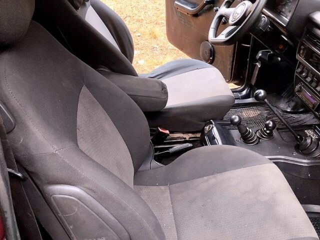 Красный ВАЗ Нива, объемом двигателя 1.7 л и пробегом 134 тыс. км за 3500 $, фото 13 на Automoto.ua