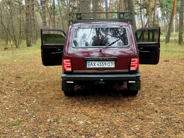 Красный ВАЗ Нива, объемом двигателя 1.7 л и пробегом 134 тыс. км за 3500 $, фото 3 на Automoto.ua