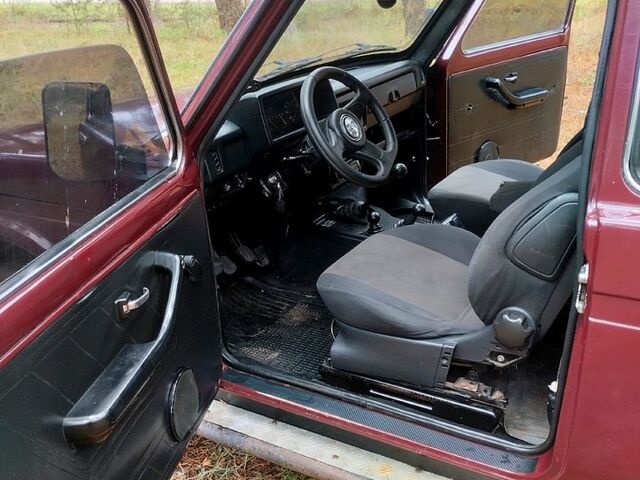 Красный ВАЗ Нива, объемом двигателя 1.7 л и пробегом 134 тыс. км за 3500 $, фото 11 на Automoto.ua