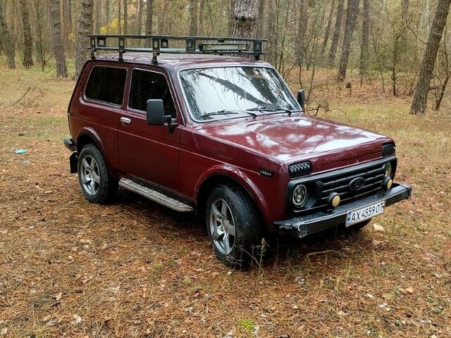Красный ВАЗ Нива, объемом двигателя 1.7 л и пробегом 134 тыс. км за 3500 $, фото 1 на Automoto.ua