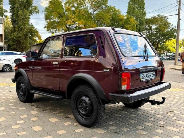 Красный ВАЗ Нива, объемом двигателя 1.7 л и пробегом 84 тыс. км за 2500 $, фото 4 на Automoto.ua