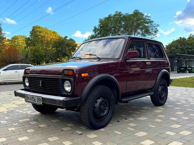 Красный ВАЗ Нива, объемом двигателя 1.7 л и пробегом 84 тыс. км за 2500 $, фото 2 на Automoto.ua