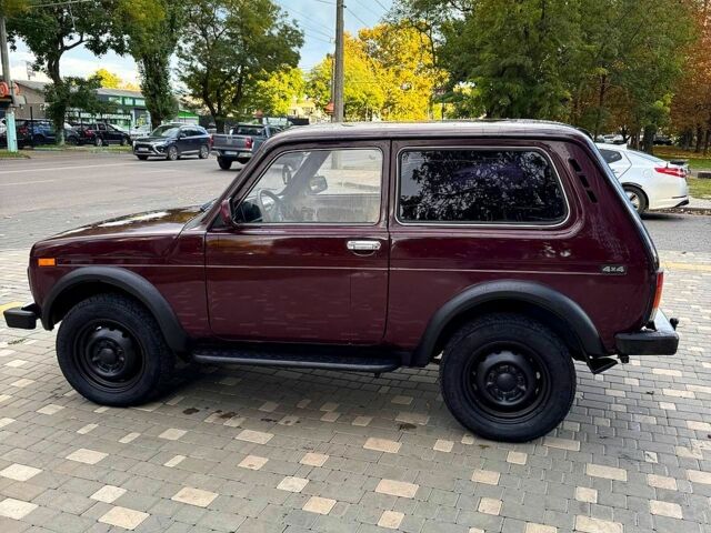 Красный ВАЗ Нива, объемом двигателя 1.7 л и пробегом 84 тыс. км за 2500 $, фото 3 на Automoto.ua