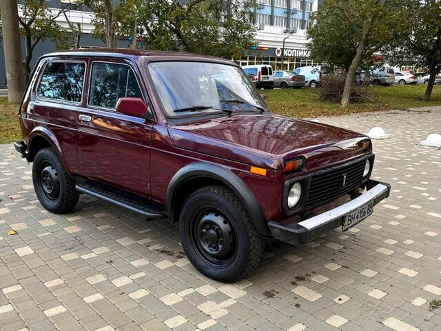 Красный ВАЗ Нива, объемом двигателя 1.7 л и пробегом 84 тыс. км за 2500 $, фото 9 на Automoto.ua