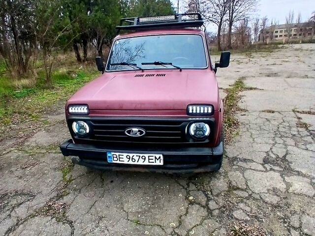 Красный ВАЗ Нива, объемом двигателя 1.7 л и пробегом 150 тыс. км за 4500 $, фото 1 на Automoto.ua