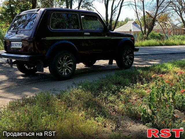 Красный ВАЗ Нива, объемом двигателя 1.7 л и пробегом 0 тыс. км за 4000 $, фото 1 на Automoto.ua