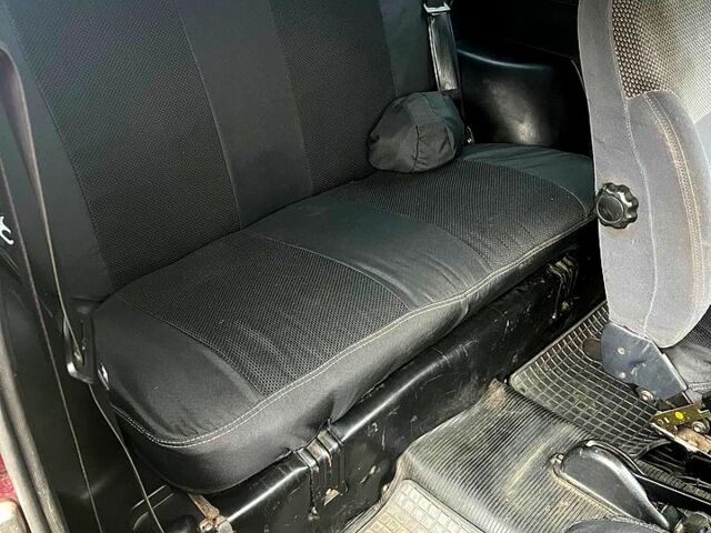 Красный ВАЗ Нива, объемом двигателя 1.7 л и пробегом 211 тыс. км за 4800 $, фото 9 на Automoto.ua