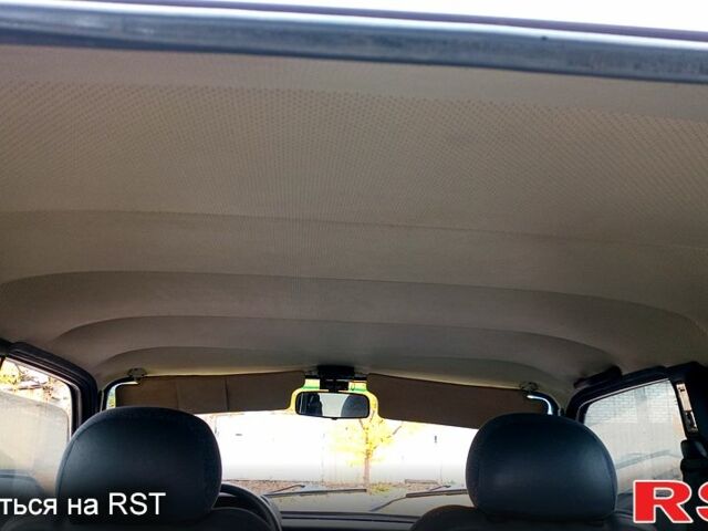 Красный ВАЗ Нива, объемом двигателя 1.7 л и пробегом 145 тыс. км за 2600 $, фото 5 на Automoto.ua