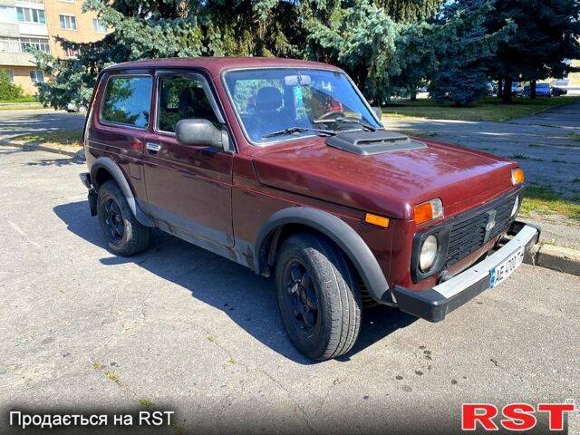 Красный ВАЗ Нива, объемом двигателя 1.7 л и пробегом 0 тыс. км за 1900 $, фото 2 на Automoto.ua