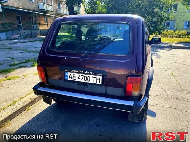 Красный ВАЗ Нива, объемом двигателя 1.7 л и пробегом 0 тыс. км за 1900 $, фото 3 на Automoto.ua