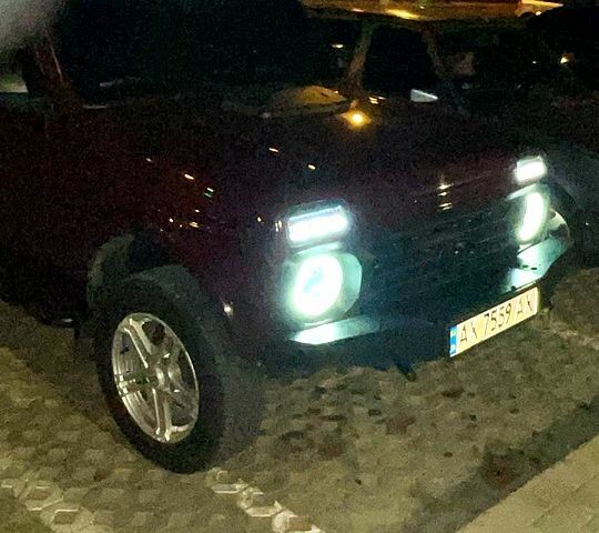 Красный ВАЗ Нива, объемом двигателя 1.7 л и пробегом 180 тыс. км за 4600 $, фото 3 на Automoto.ua