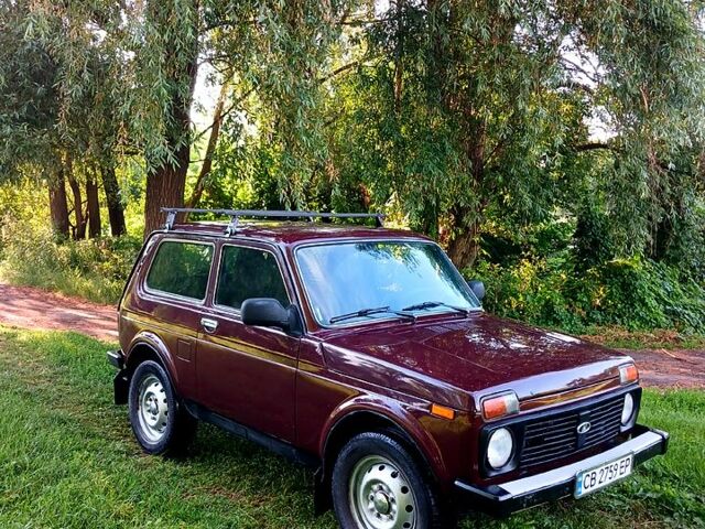 Червоний ВАЗ Нива, об'ємом двигуна 1.7 л та пробігом 235 тис. км за 4600 $, фото 1 на Automoto.ua