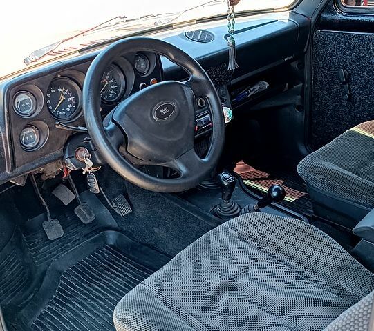 ВАЗ Нива, объемом двигателя 1.6 л и пробегом 330 тыс. км за 2000 $, фото 7 на Automoto.ua