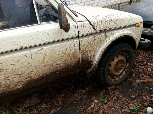 ВАЗ Нива, объемом двигателя 1.6 л и пробегом 300 тыс. км за 1000 $, фото 2 на Automoto.ua