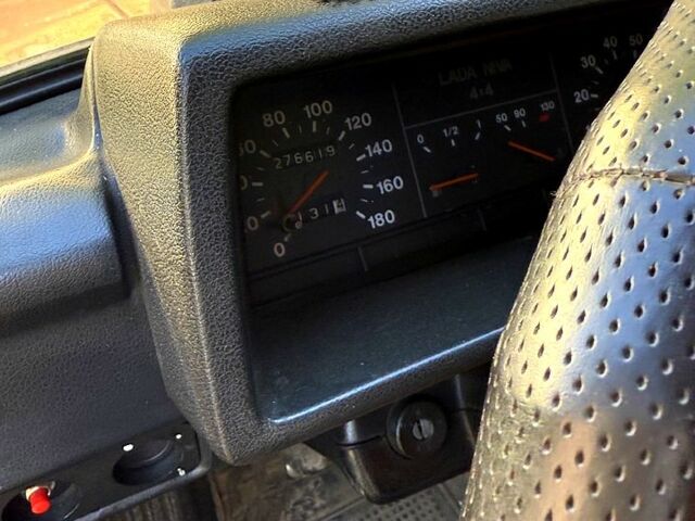 ВАЗ Нива, объемом двигателя 1.6 л и пробегом 277 тыс. км за 2000 $, фото 2 на Automoto.ua