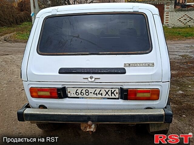 ВАЗ Нива, объемом двигателя 1.6 л и пробегом 111 тыс. км за 1250 $, фото 5 на Automoto.ua