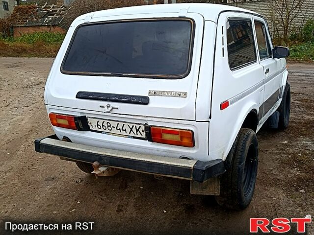 ВАЗ Нива, объемом двигателя 1.6 л и пробегом 111 тыс. км за 1250 $, фото 4 на Automoto.ua