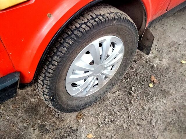 ВАЗ Нива, объемом двигателя 1.7 л и пробегом 80 тыс. км за 2000 $, фото 2 на Automoto.ua