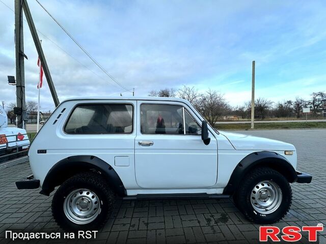 ВАЗ Нива, объемом двигателя 1.6 л и пробегом 100 тыс. км за 2399 $, фото 5 на Automoto.ua