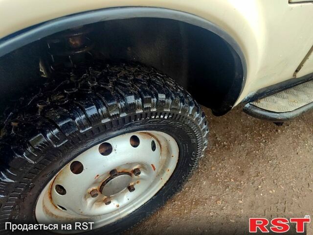 ВАЗ Нива, об'ємом двигуна 1.6 л та пробігом 200 тис. км за 899 $, фото 7 на Automoto.ua