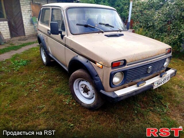 ВАЗ Нива, объемом двигателя 1.6 л и пробегом 300 тыс. км за 1000 $, фото 3 на Automoto.ua