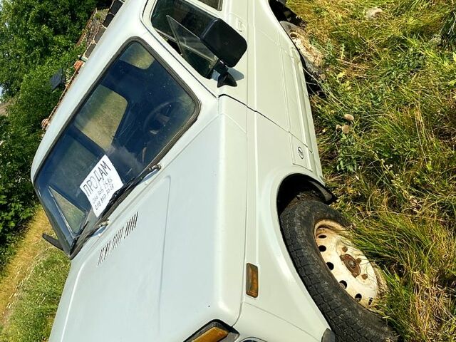 ВАЗ Нива, объемом двигателя 1.6 л и пробегом 250 тыс. км за 1300 $, фото 2 на Automoto.ua