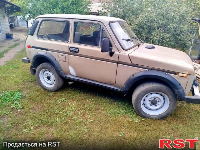 ВАЗ Нива, объемом двигателя 1.6 л и пробегом 300 тыс. км за 1000 $, фото 5 на Automoto.ua